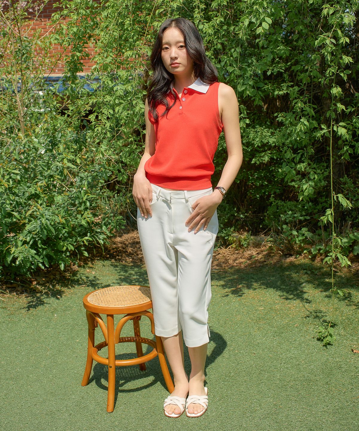 살롱 드 욘(SALON DE YOHN) Collar Sleeveless Top_ Red