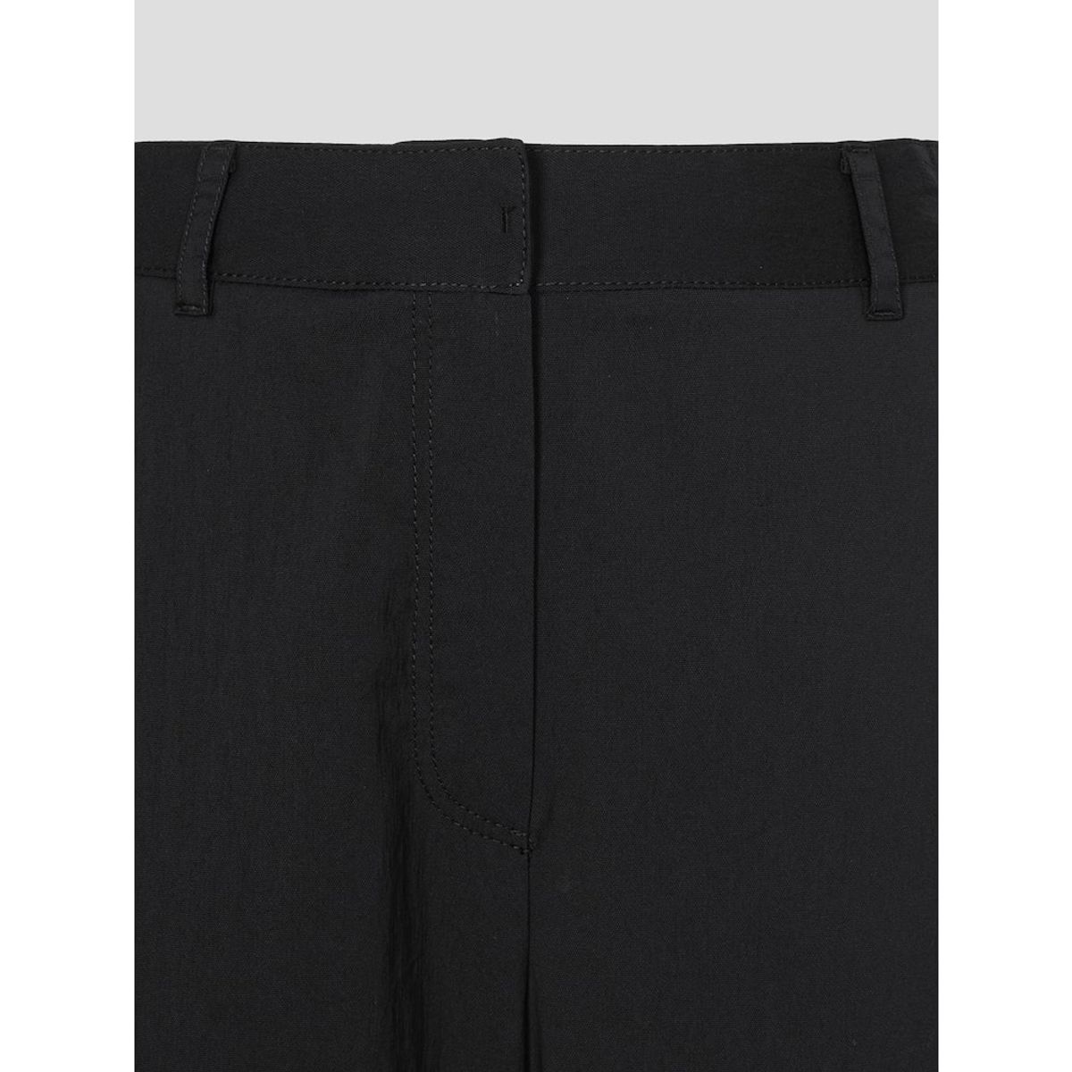 빈폴 레이디스(BEANPOLE LADIES) 나일론 스트레치 혼방 스트레이트 팬츠  블랙 (BF5421C045)