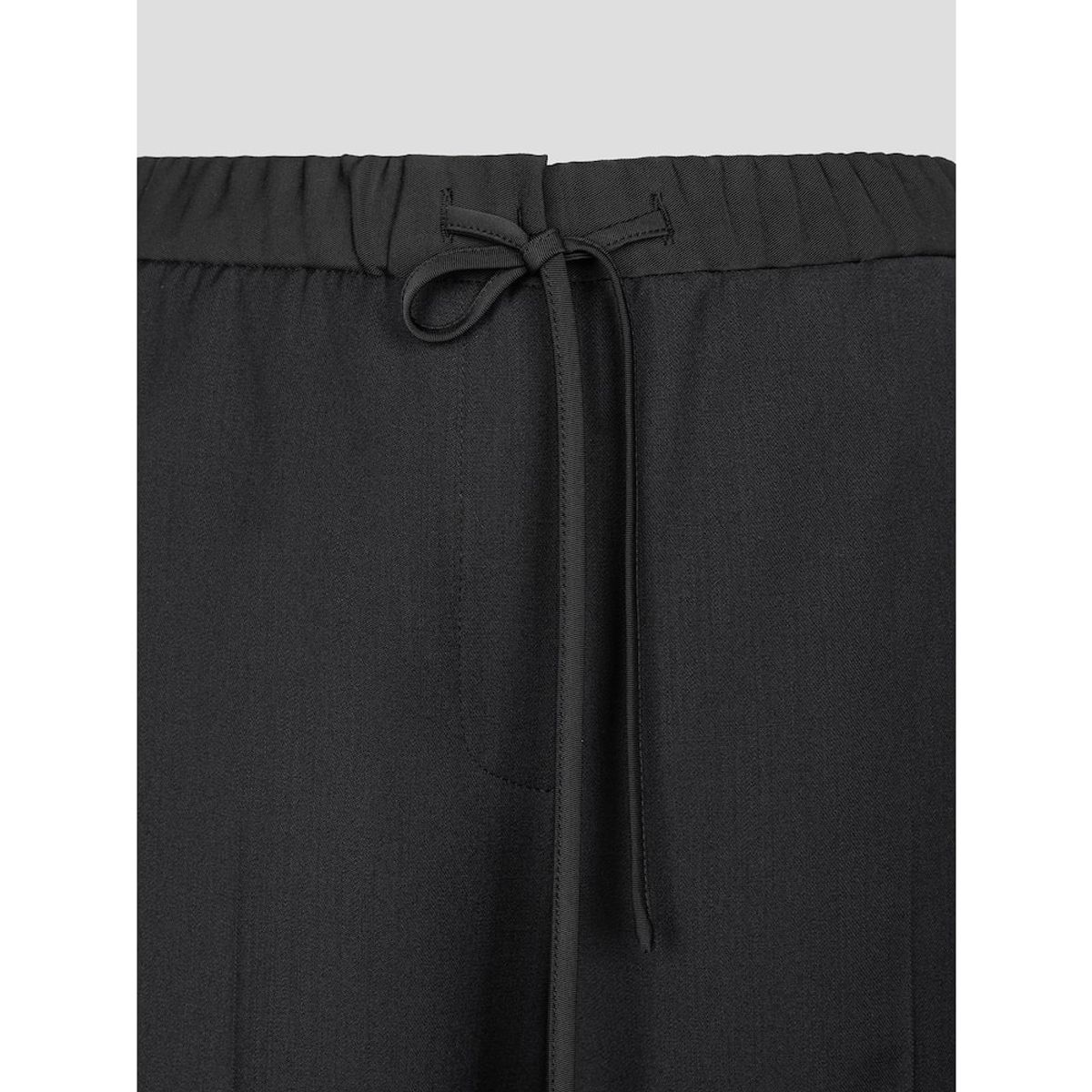 빈폴 레이디스(BEANPOLE LADIES) 드로우 스트링 세미 와이드 팬츠  블랙 (BF5321C015)