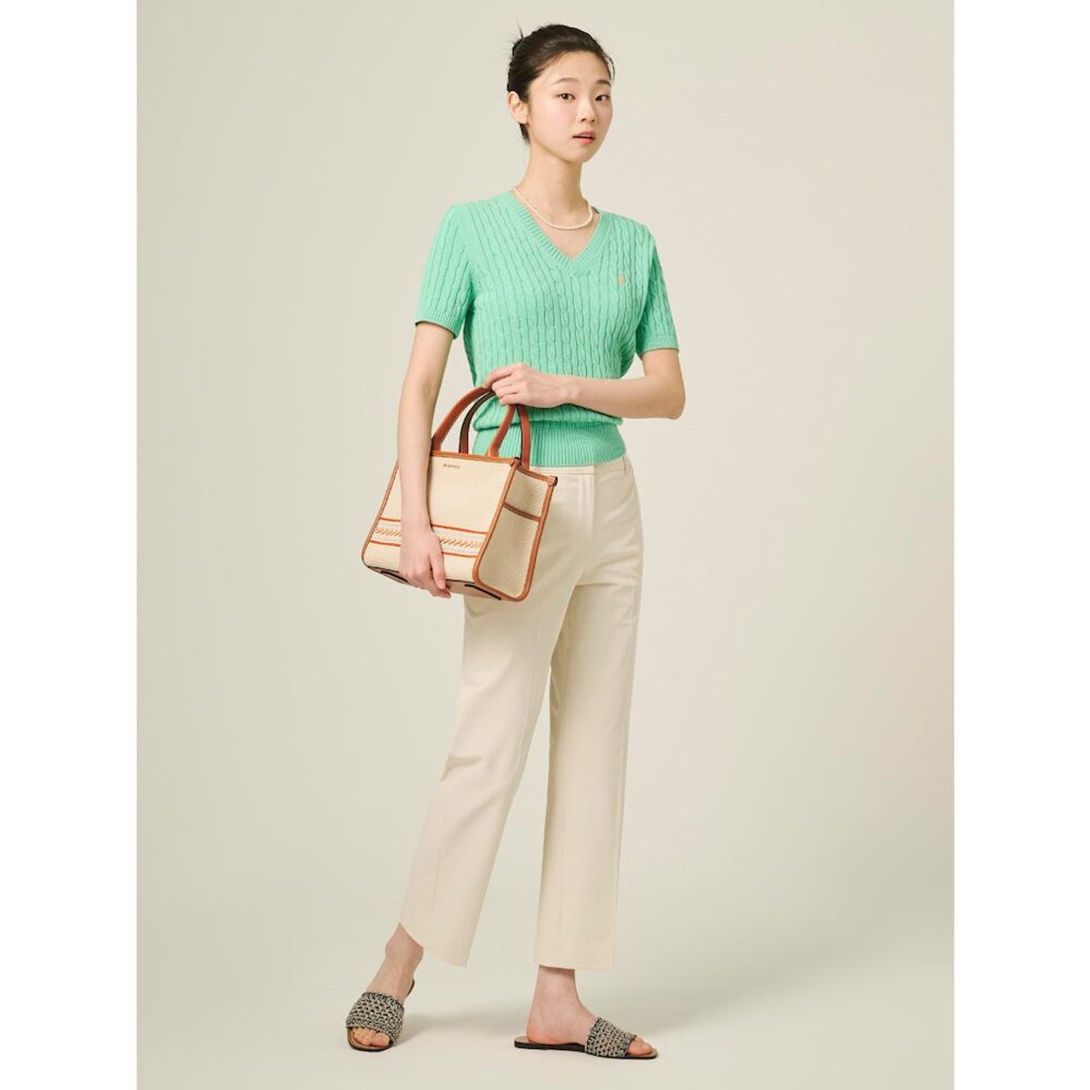 빈폴 레이디스(BEANPOLE LADIES) 폴리 혼방 스트레이트 9부 팬츠  아이보리 (BF5321C910)