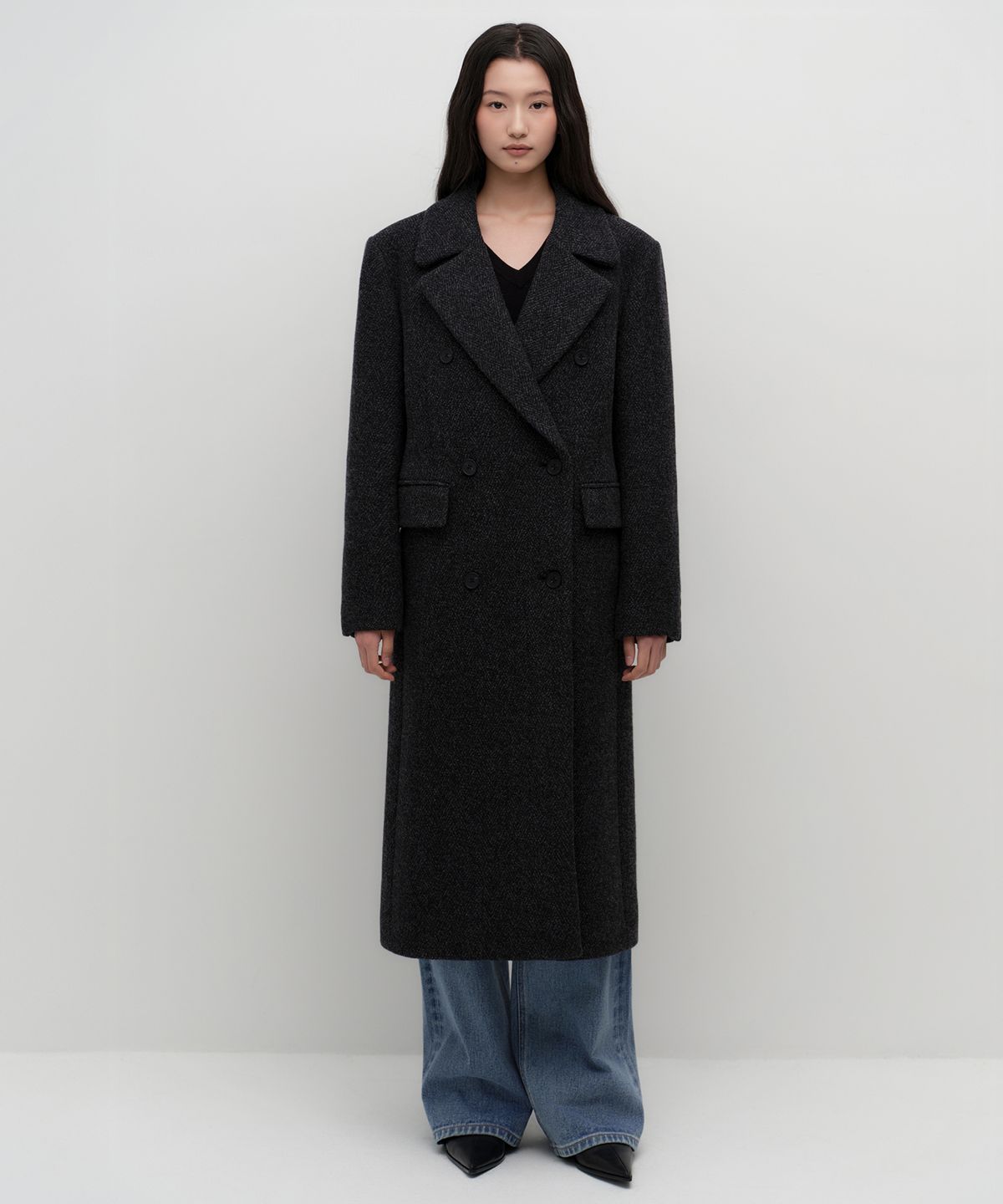 무신사 스탠다드 우먼(MUSINSA STANDARD WOMAN) 우먼즈 울 블렌드 헤링본 오버 숄더 더블 맥시 코트 [차콜 그레이]
