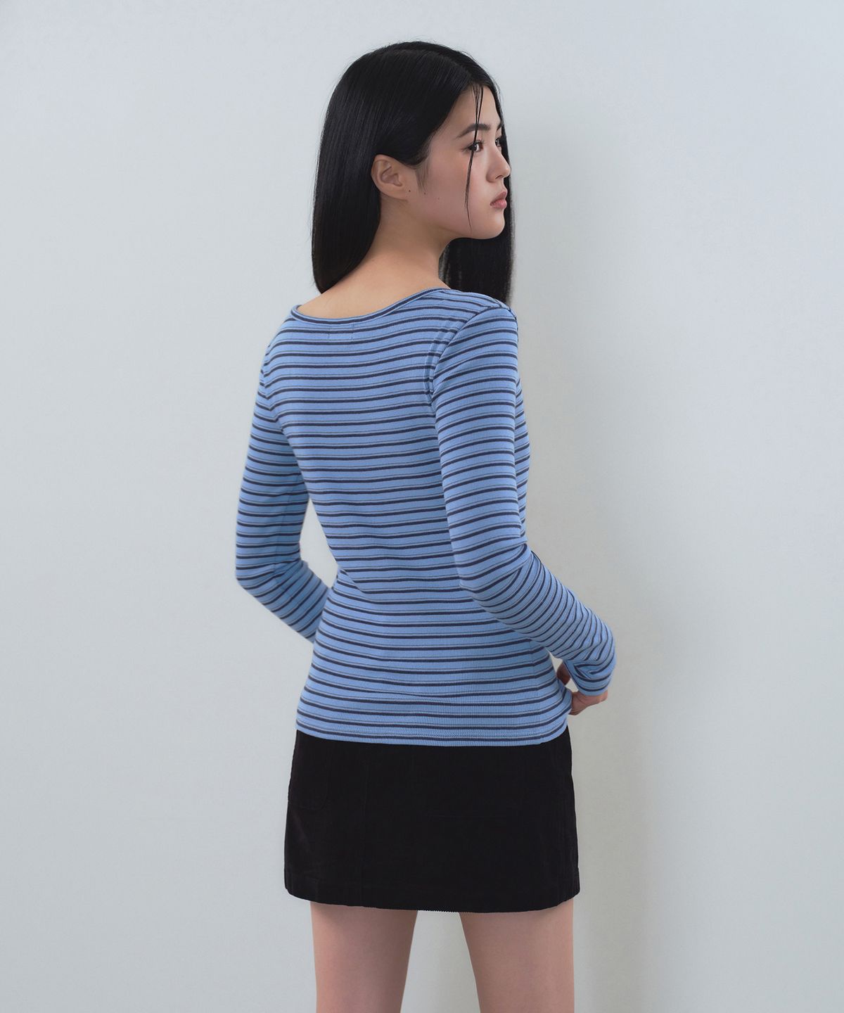 무신사 스탠다드 우먼(MUSINSA STANDARD WOMAN) 우먼즈 스트라이프 리브드 슬림 긴소매 티셔츠 [블루]