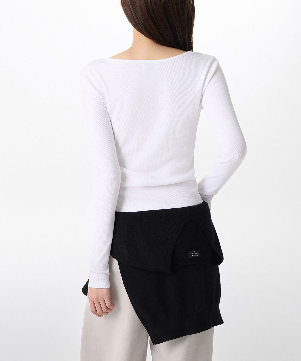 무신사 스탠다드 우먼(MUSINSA STANDARD WOMAN) 우먼즈 리브드 슬림 와이드 헨리 넥 긴소매 티셔츠 [화이트]