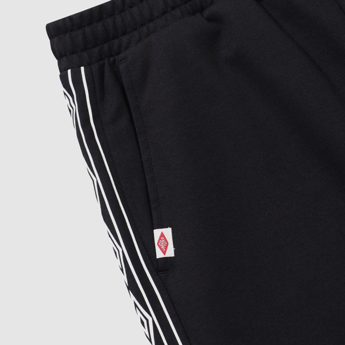 엄브로(UMBRO) HBL OG 사이드다이아 4.5부 반바지 블랙(UQ321CHP81)