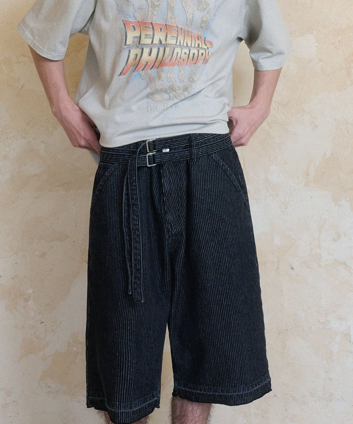 노운(NOUN) belted bermuda denim pants (black)