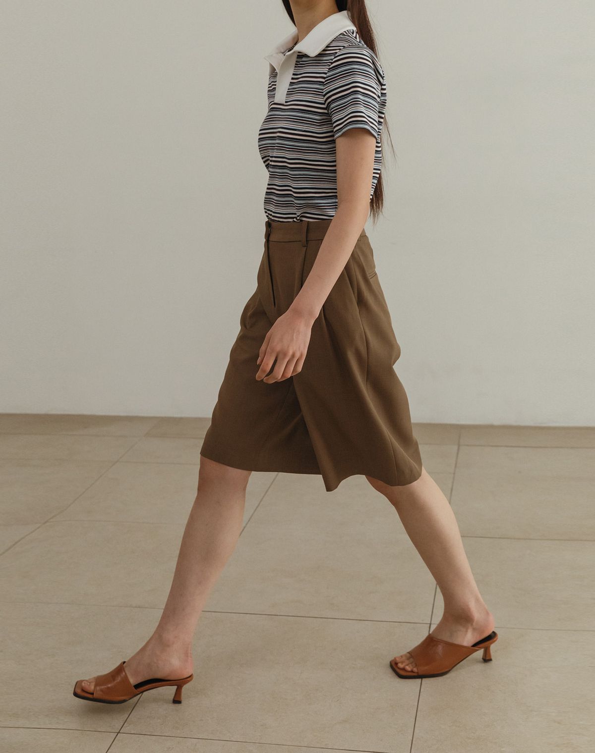 지에마르(GIEMAR) TWO TUCK BERMUDA PANTS BROWN 투 턱 버뮤다 팬츠 브라운