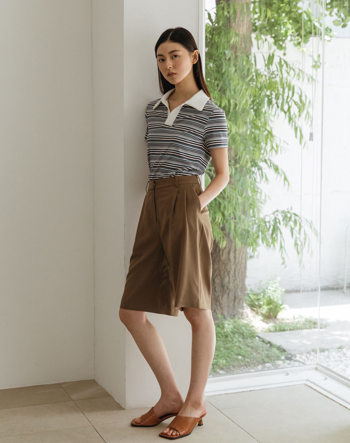 지에마르(GIEMAR) TWO TUCK BERMUDA PANTS BROWN 투 턱 버뮤다 팬츠 브라운