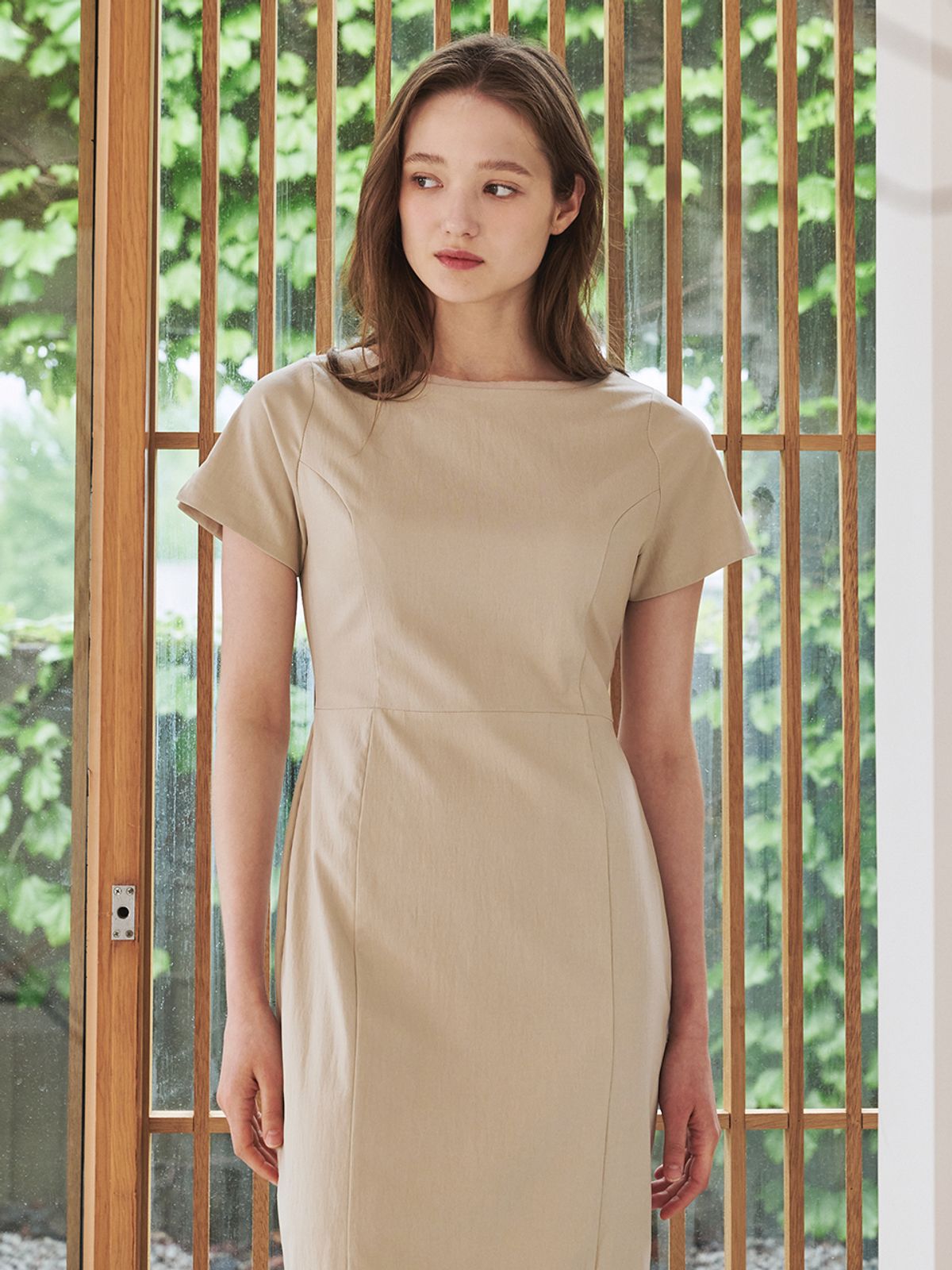 누브(NOUVE) 보트넥 쉬폰 레이어드 드레스 - 베이지 / Boat Neck Chiffon Layered Dress - Beige
