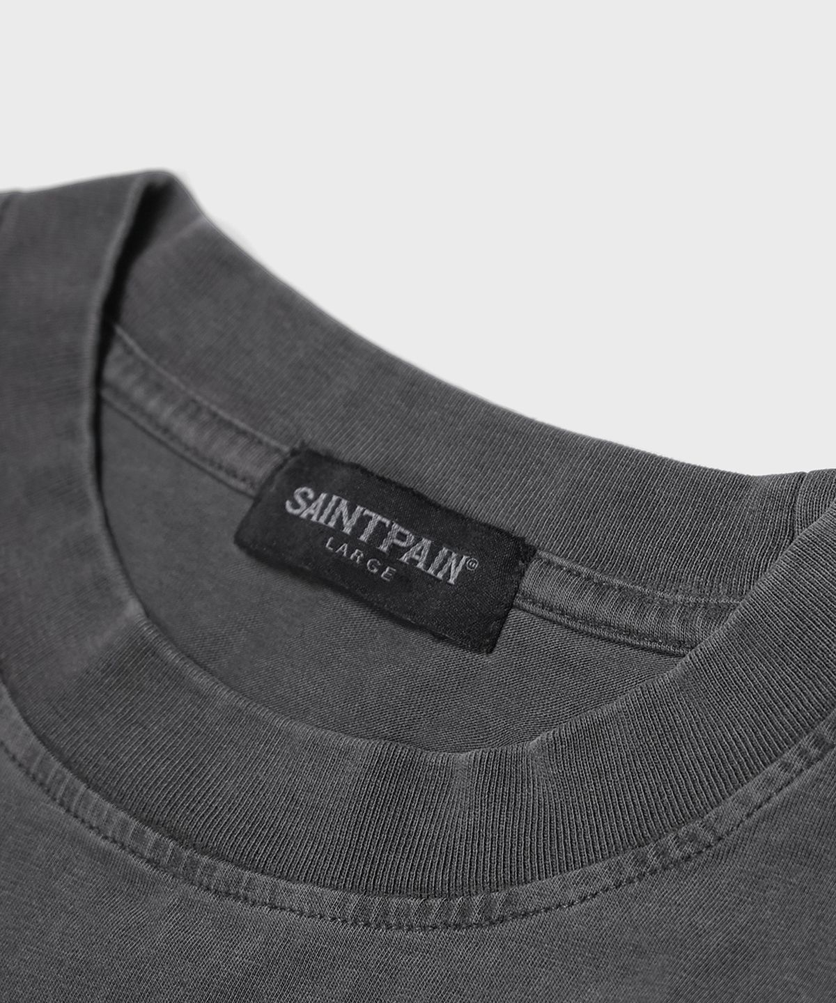 세인트페인(SAINTPAIN) SP 메탈 피그먼트 반팔티 차콜