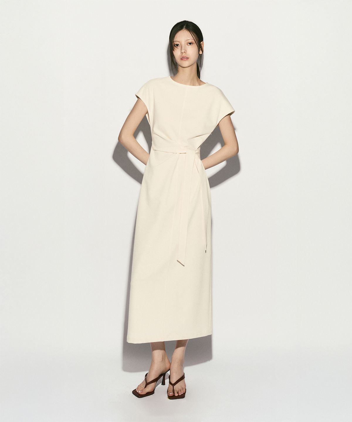 리이(RE RHEE) TIE DETAIL MIDI DRESS IVORY