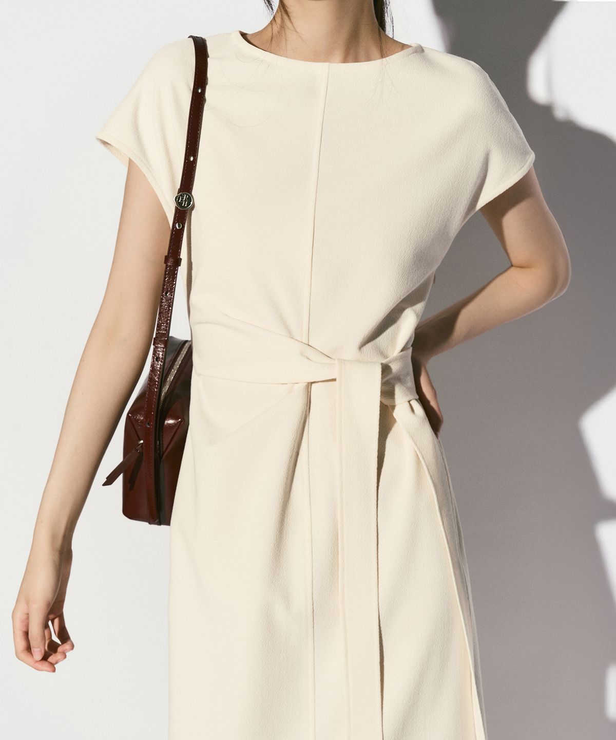 리이(RE RHEE) TIE DETAIL MIDI DRESS IVORY
