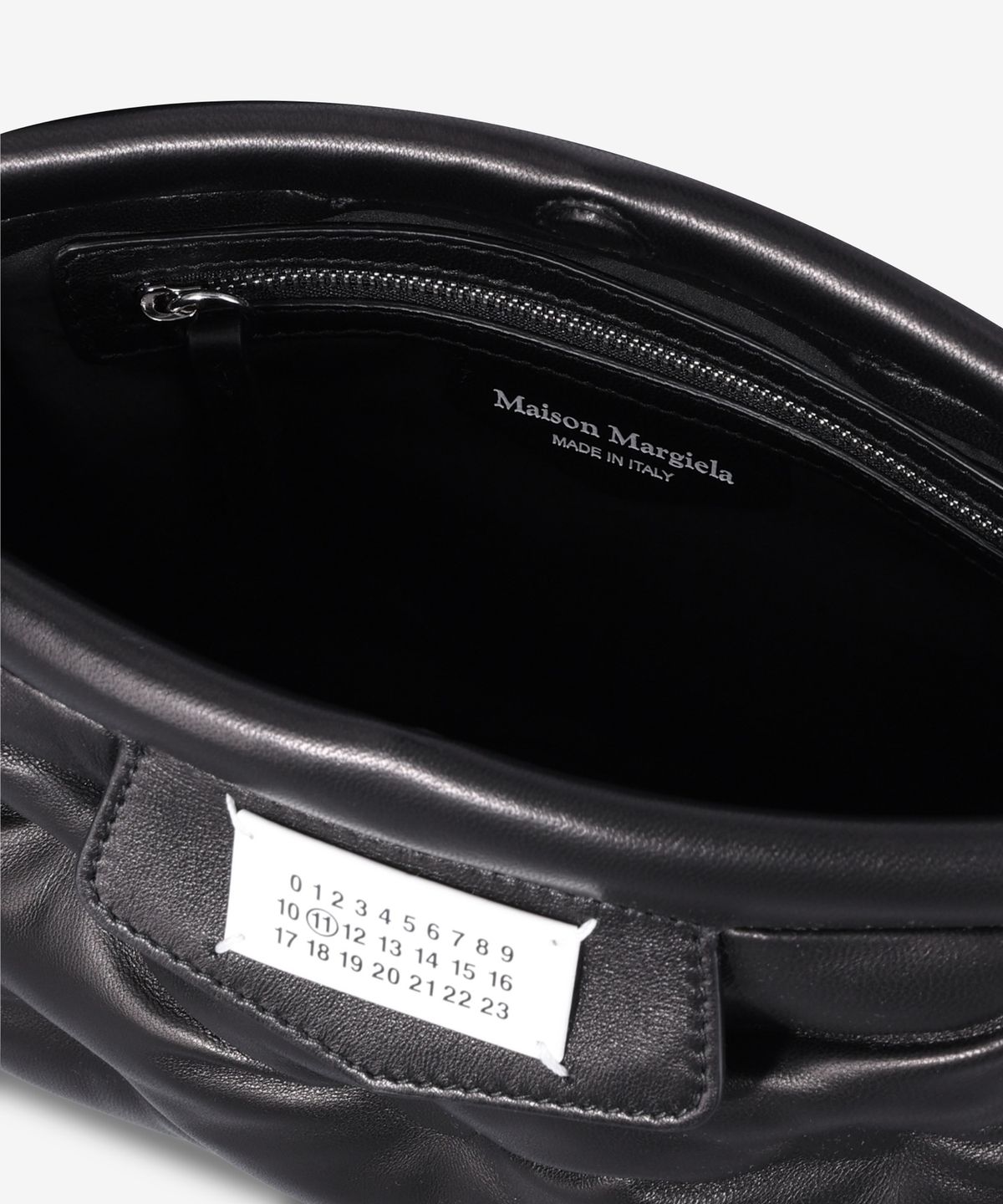 메종 마르지엘라(MAISON MARGIELA) 글램 슬램 클래식 스몰 숄더백 - 블랙 / SB1WG0028P4300T8013
