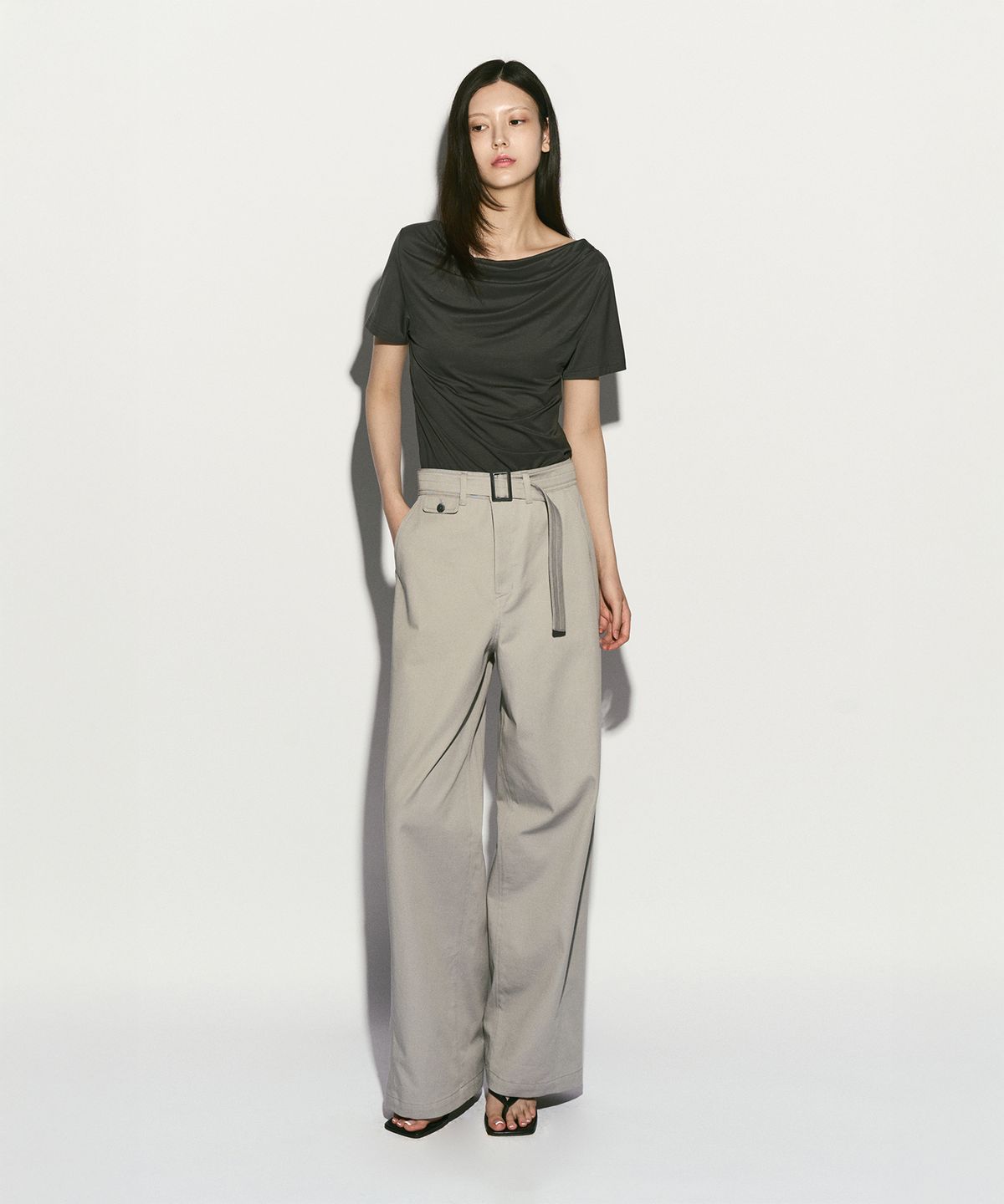 리이(RE RHEE) BELTED STRAIGHT LEG TROUSER ASH GRAY