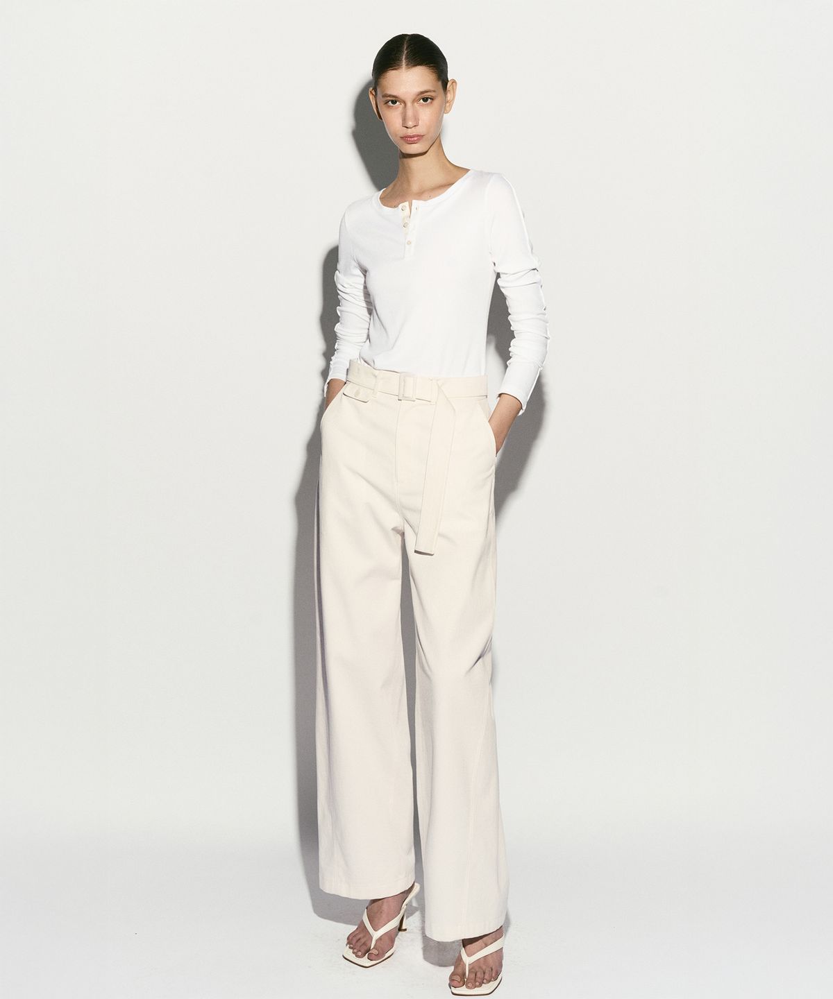 리이(RE RHEE) BELTED STRAIGHT LEG TROUSER IVORY