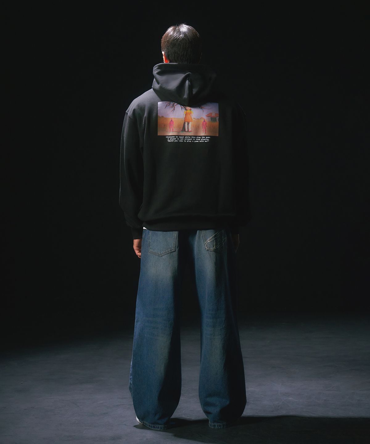 본투윈(BORN TO WIN) SQUID GAME CHARACTER HOODIE [BLACK]