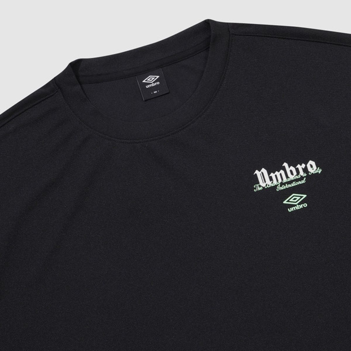 엄브로(UMBRO) 쿨피케 레터 반팔 티셔츠 블랙(UQ321CRS73)