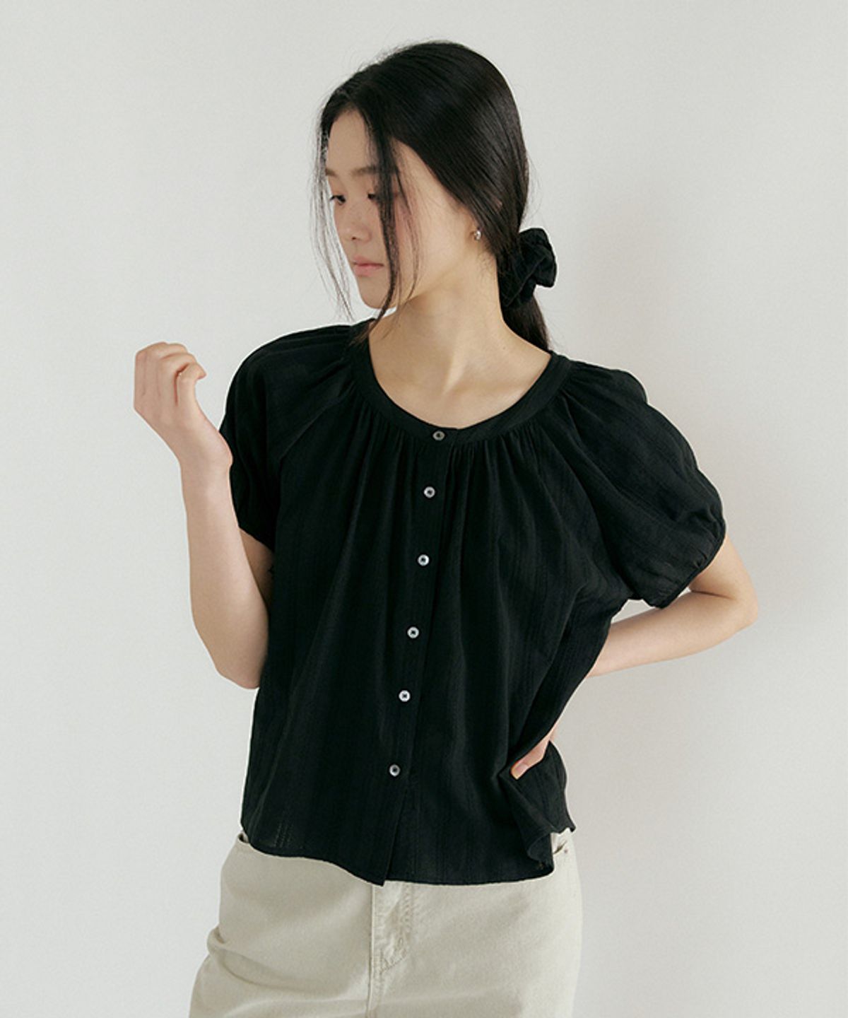 링서울(LINGSEOUL) jacquard shirring blouse-black