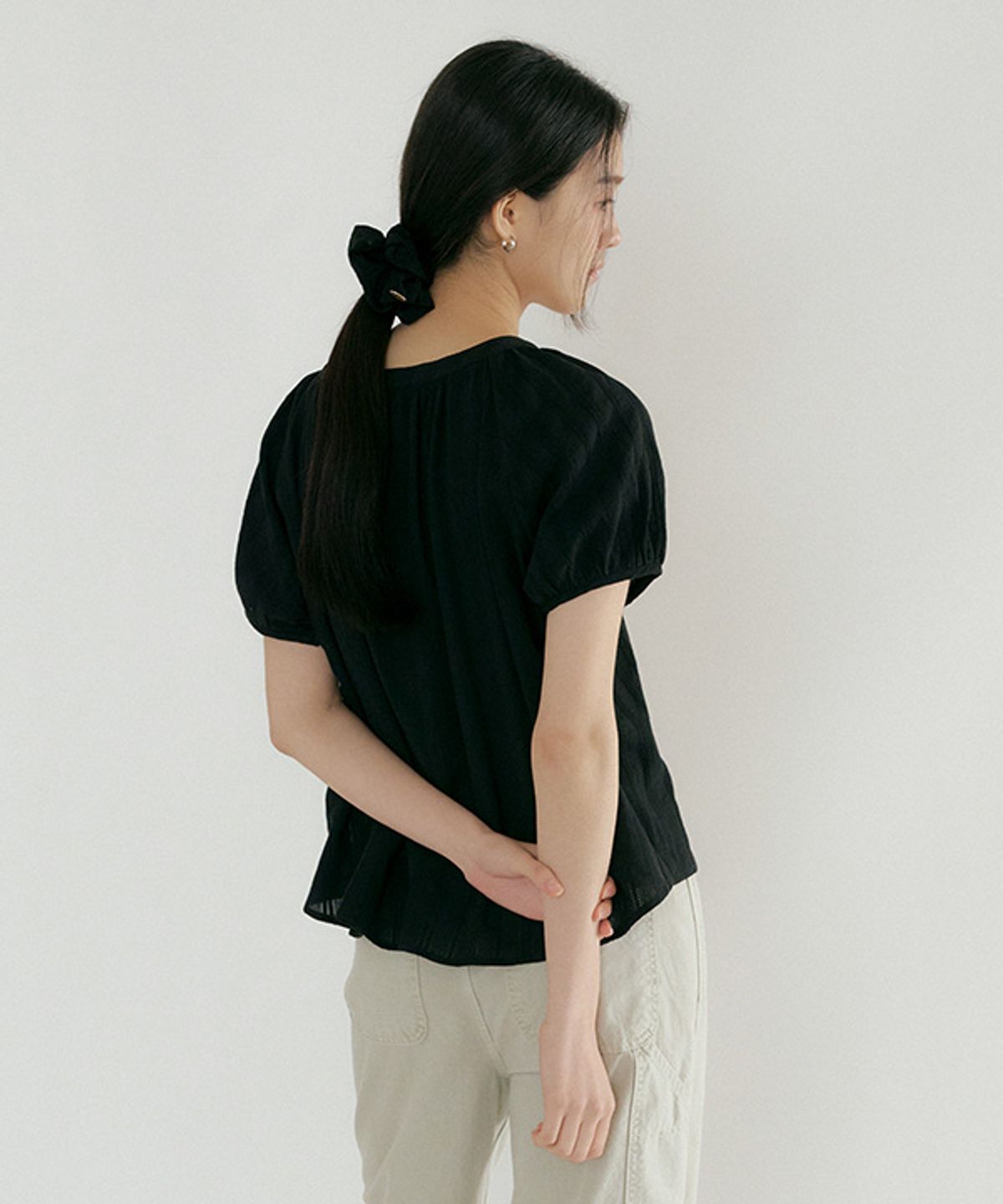 링서울(LINGSEOUL) jacquard shirring blouse-black