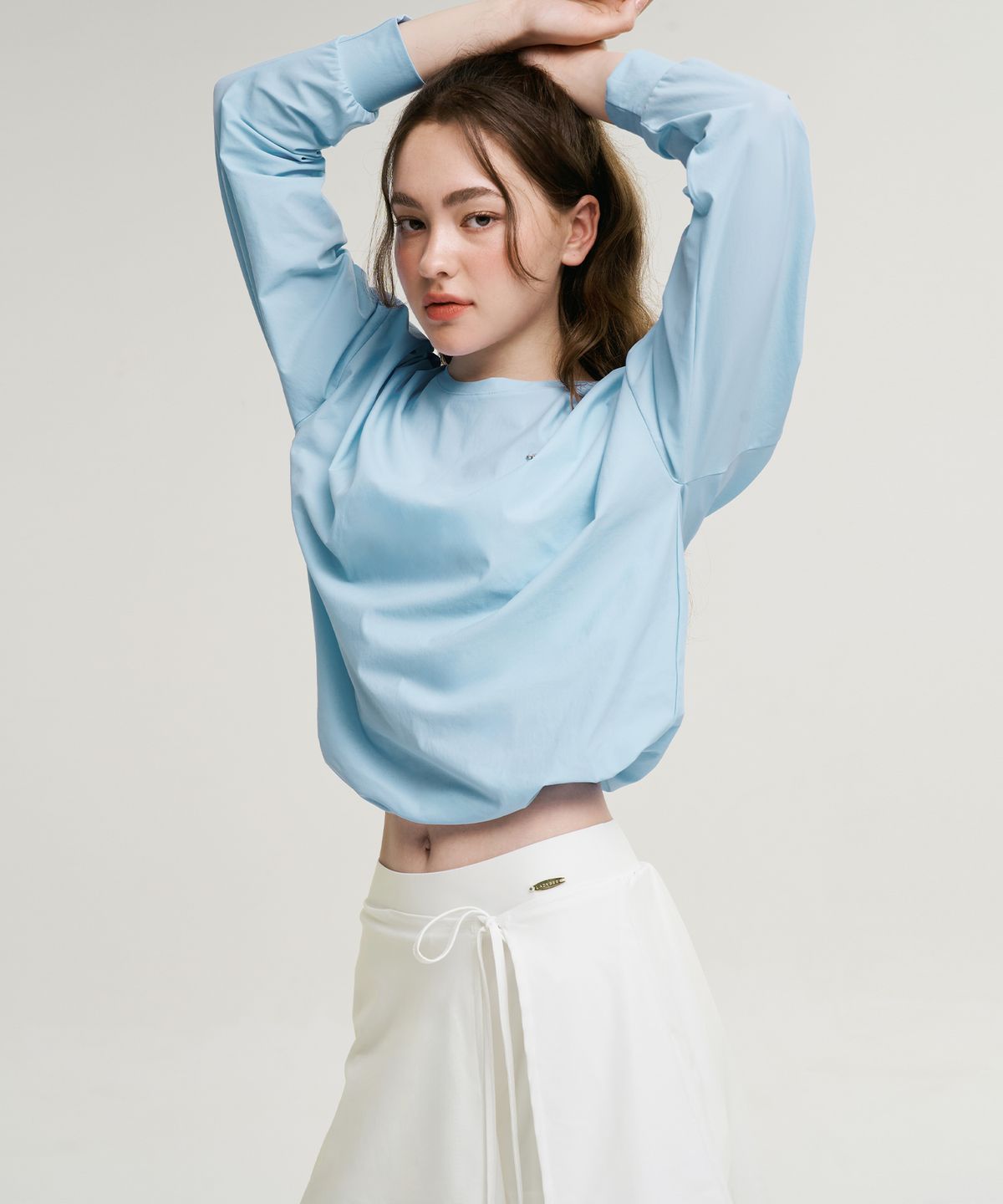 레이지비(LAZYBEE) 에어파스텔 스트링 루즈핏 여성 롱슬리브 래쉬가드 스카이블루