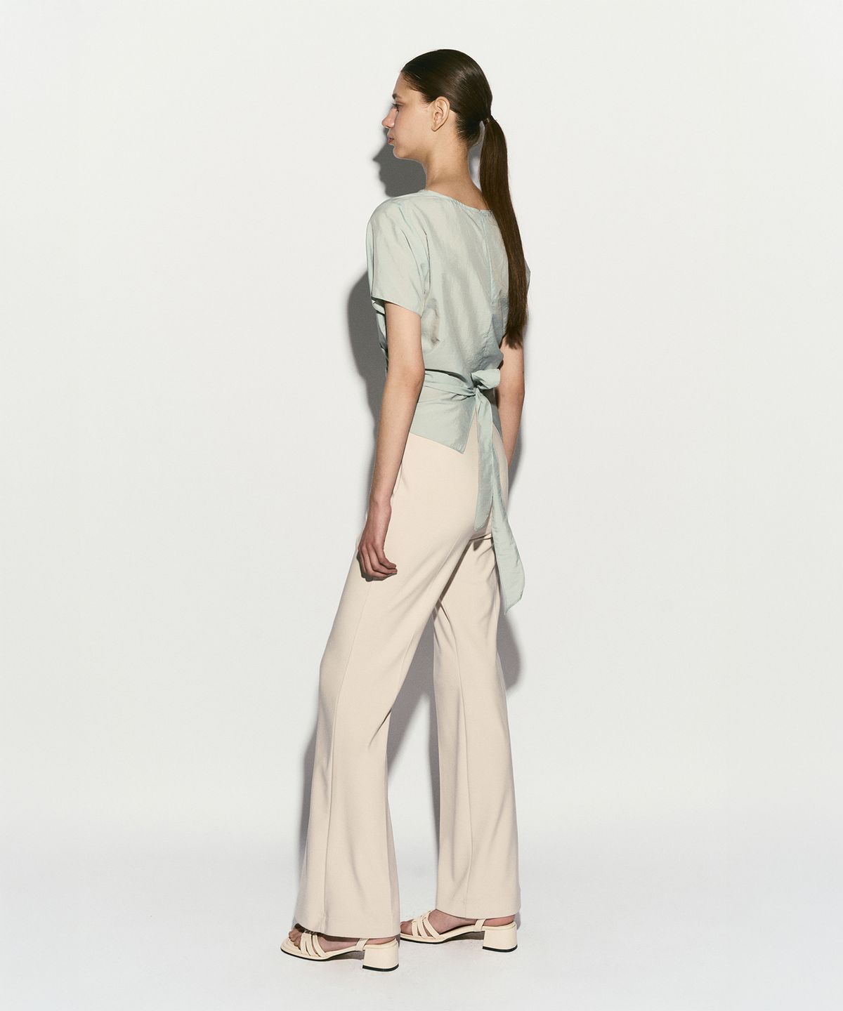 리이(RE RHEE) TIE BACK WRAP BLOUSE MINT