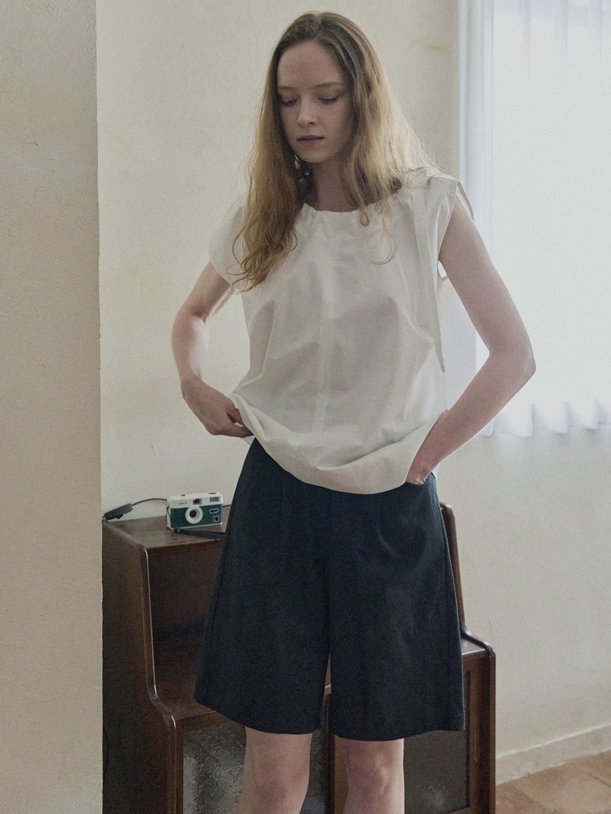 아방(AVANT-G) Ribbon Unbalance Blouse - IVORY
