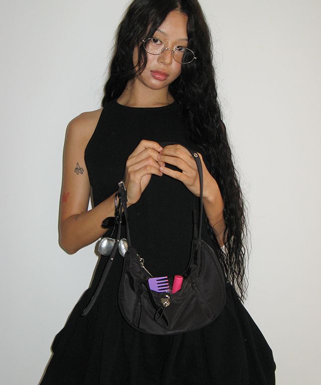 【RONRON】25SS/送料税込 HEART RUCHED HALF MOON SHOULDER BAG MUSINSA | RONRON HEART RUCHED HALF MOON SHOULDER BAG BLACK