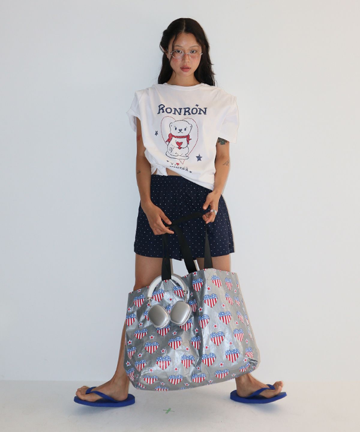 론론(RONRON) HEART STAR FLAG TARPAULIN BAG SILVER