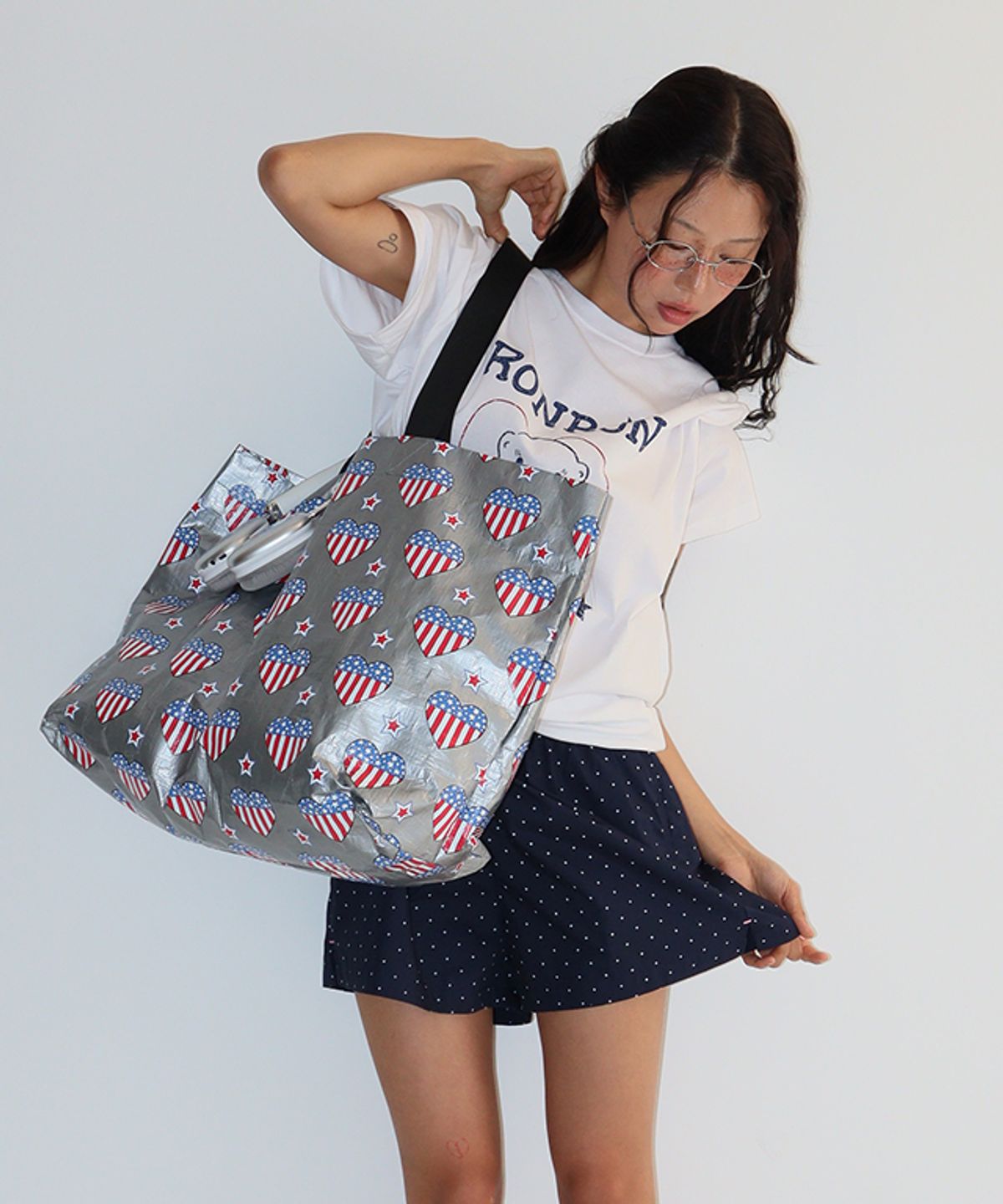 론론(RONRON) HEART STAR FLAG TARPAULIN BAG SILVER