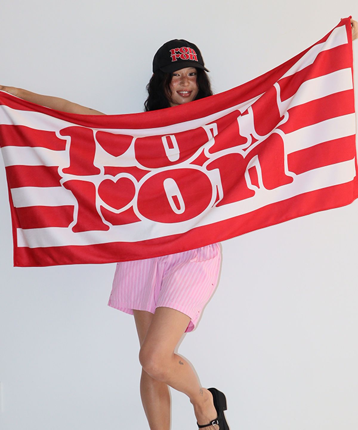 론론(RONRON) LOGO BEACH TOWEL WHITE RED
