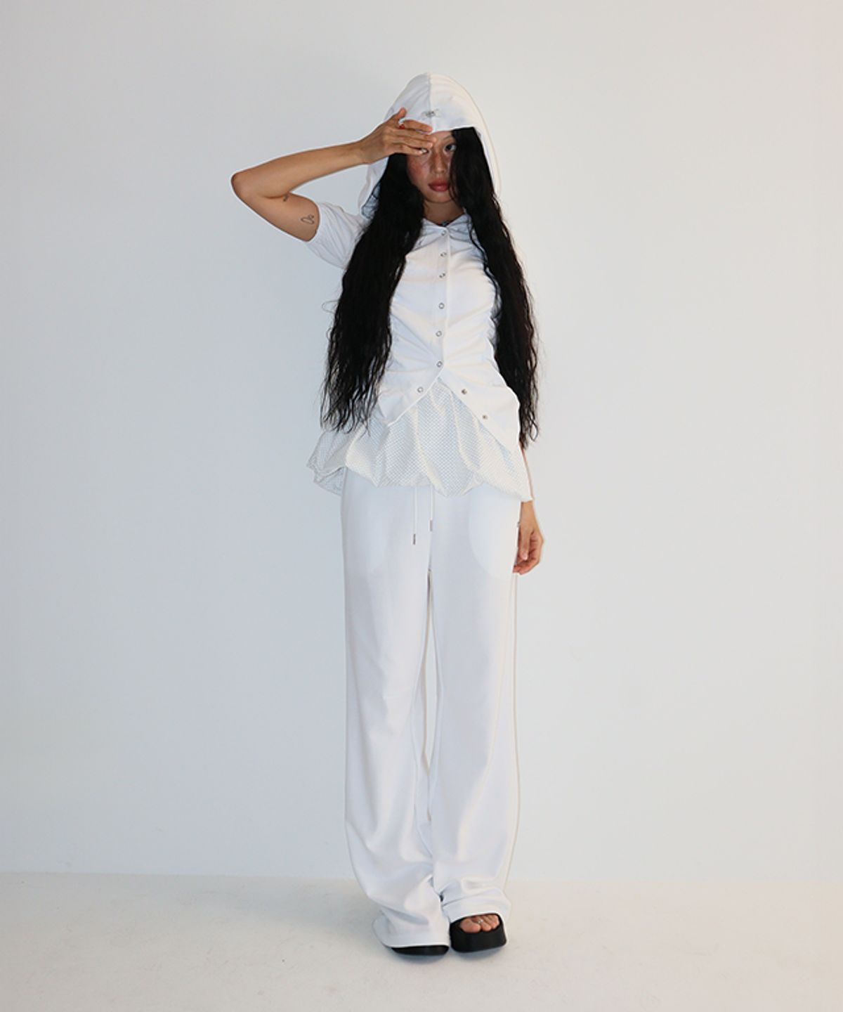 론론(RONRON) LOW RISE TRAINING PANTS WHITE