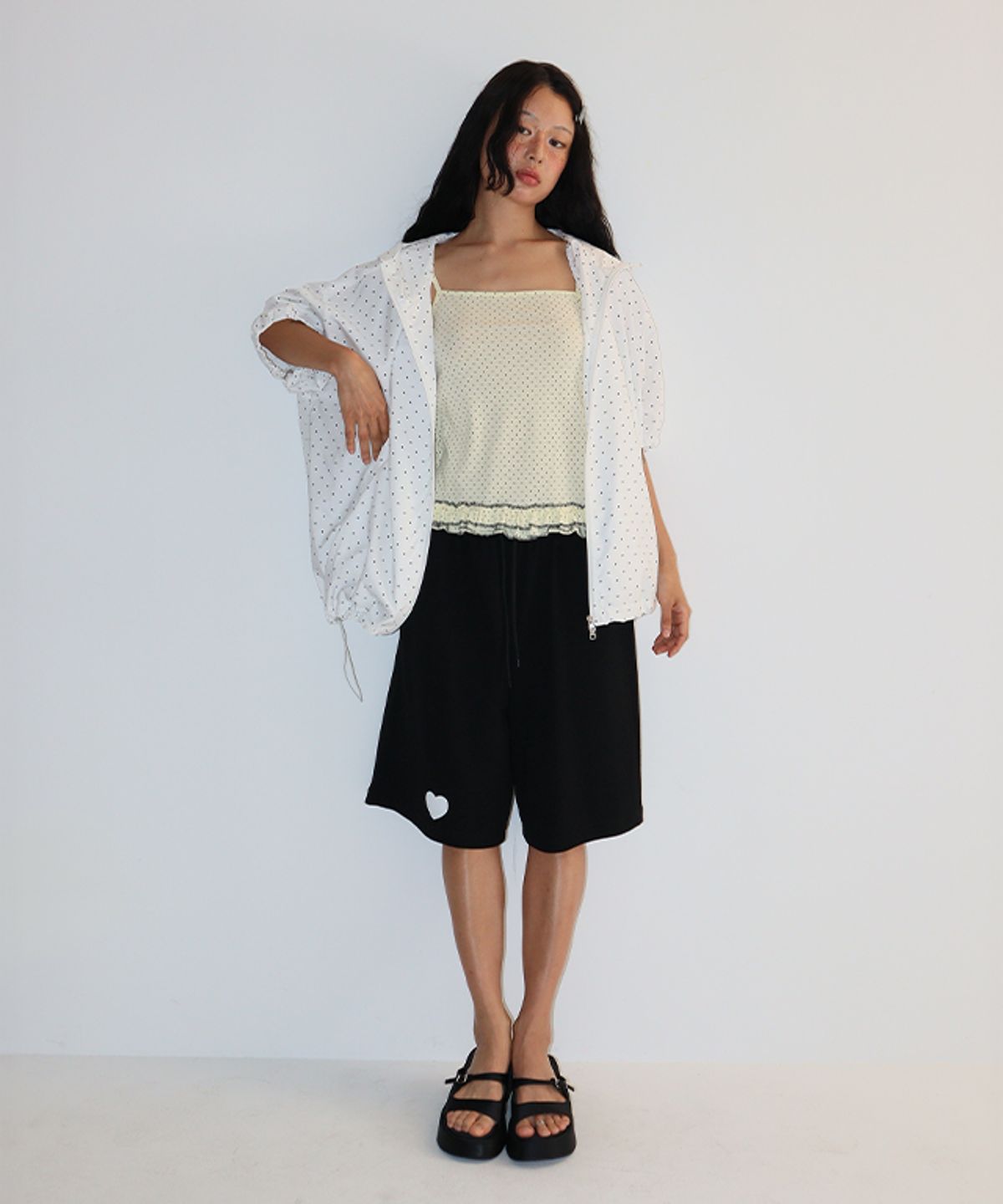 론론(RONRON) HEART POINT BERMUDA TRAINING HALF PANTS BLACK