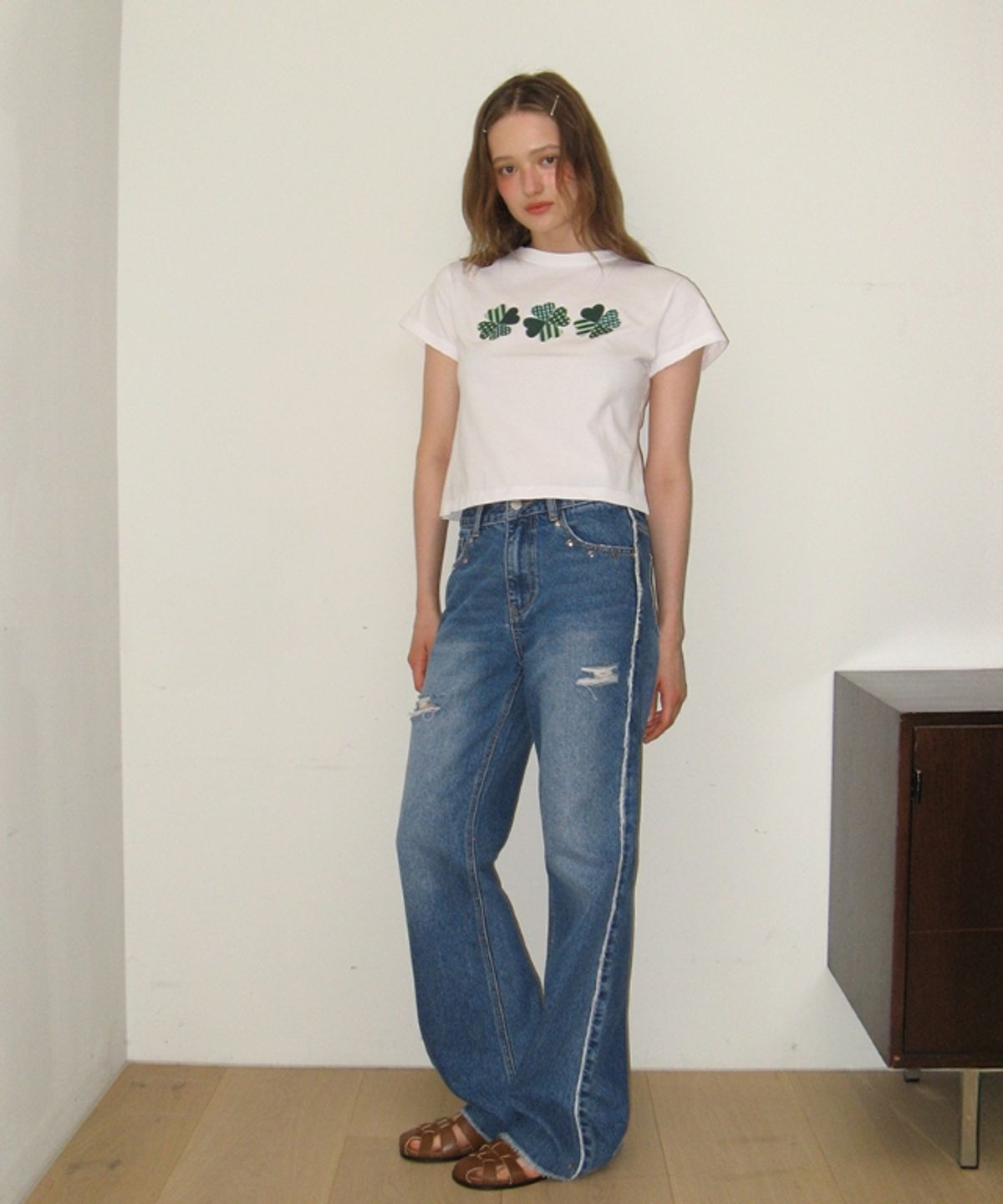 론론(RONRON) HEART STUD DAMAGE BOOTSCUT DENIM PANTS MEDIUM BLUE