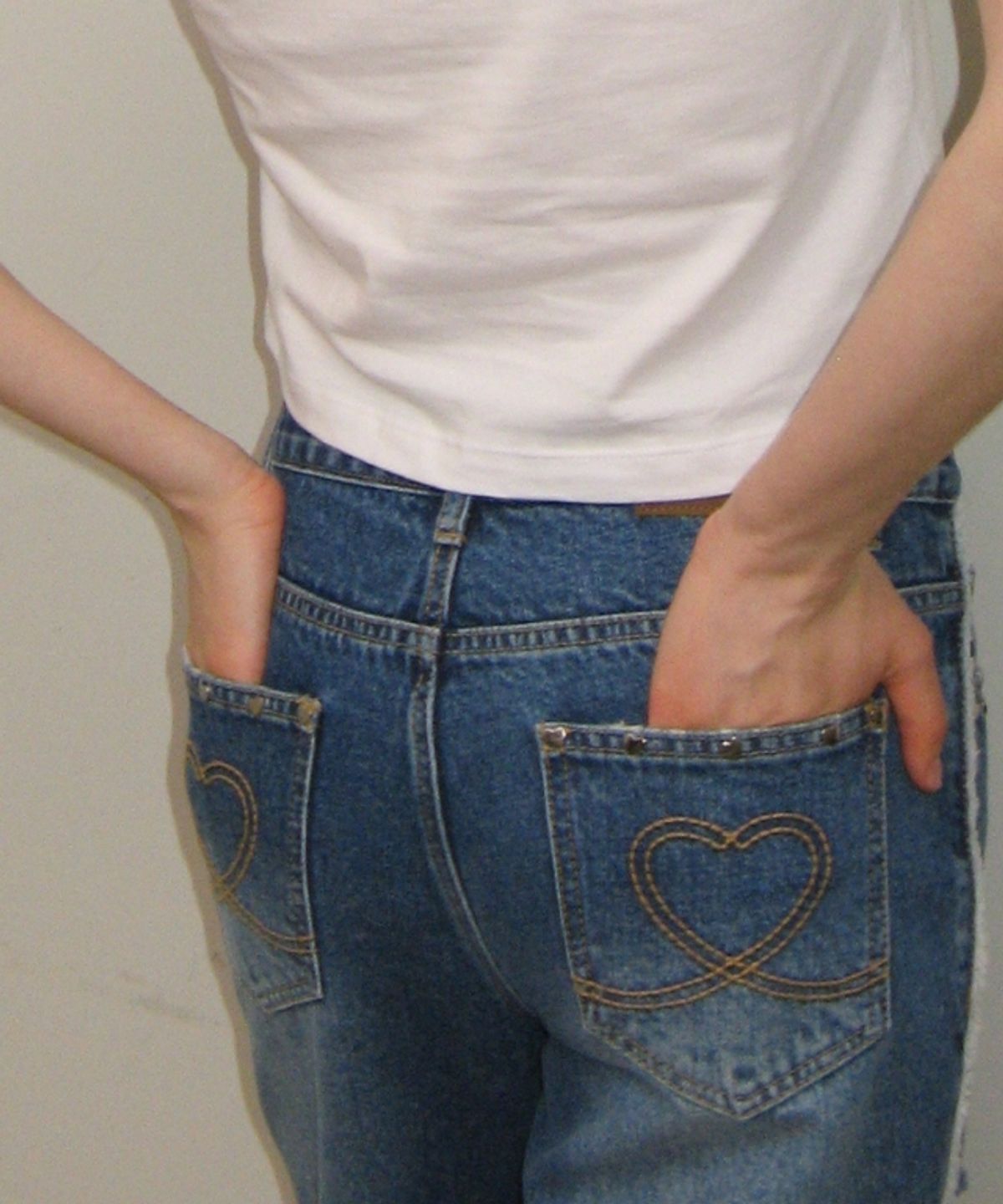 론론(RONRON) HEART STUD DAMAGE BOOTSCUT DENIM PANTS MEDIUM BLUE