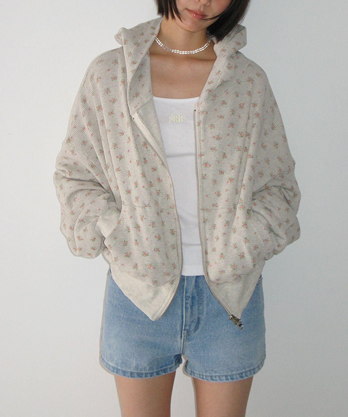 론론(RONRON) HEART POCKET MINI SHORT DENIM PANTS LIGHT BLUE