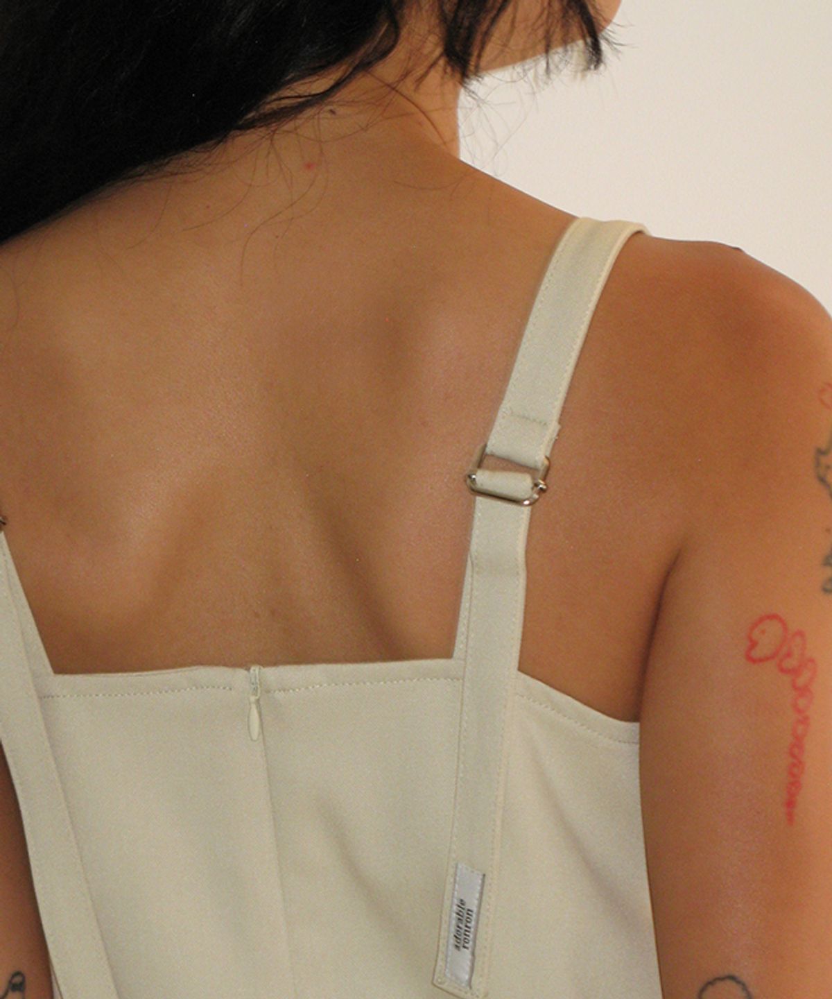 론론(RONRON) SQUARE SUSPENDER DRESS BEIGE
