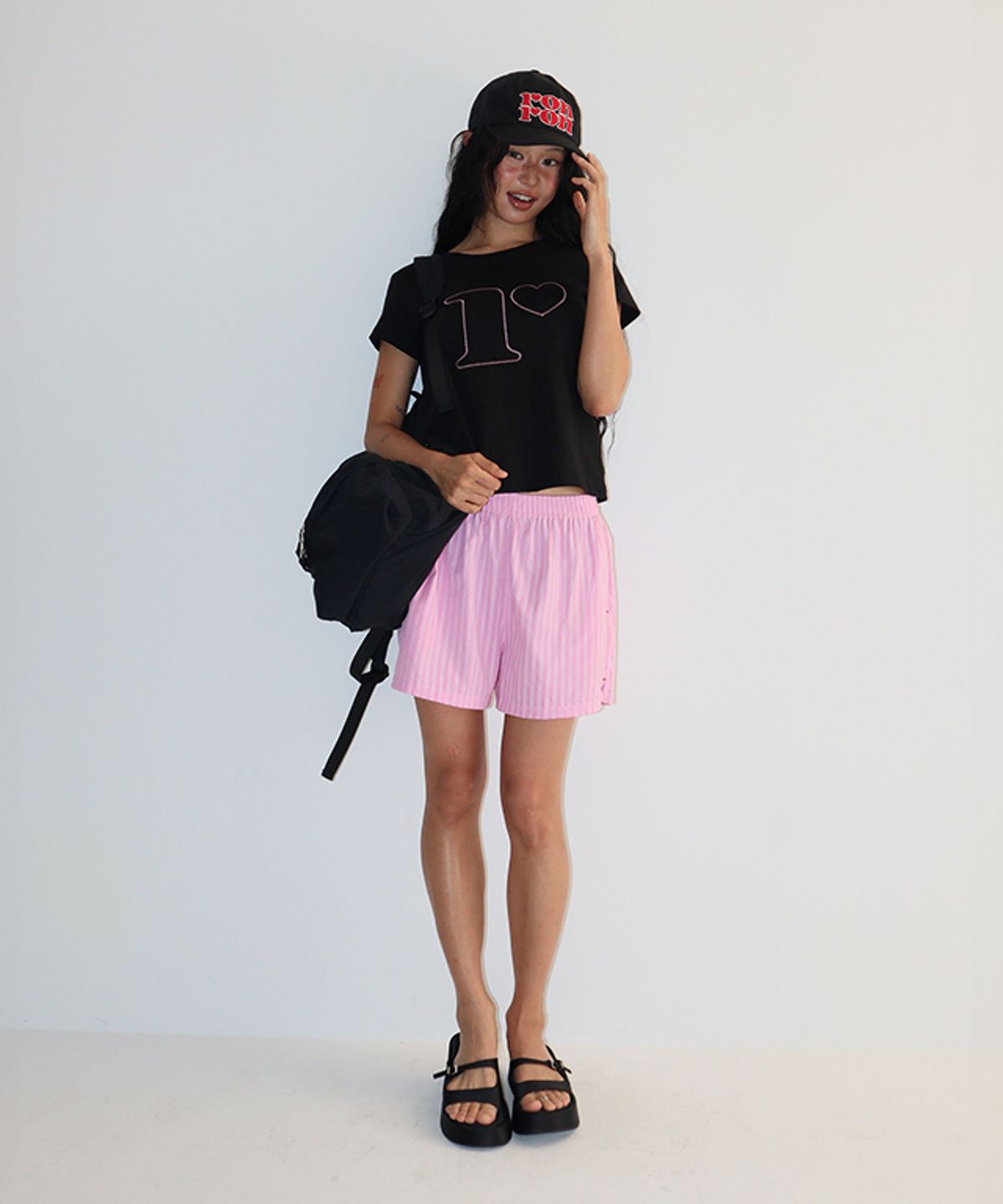 론론(RONRON) R STITCH SHORT SLEEVE T SHIRT BLACK