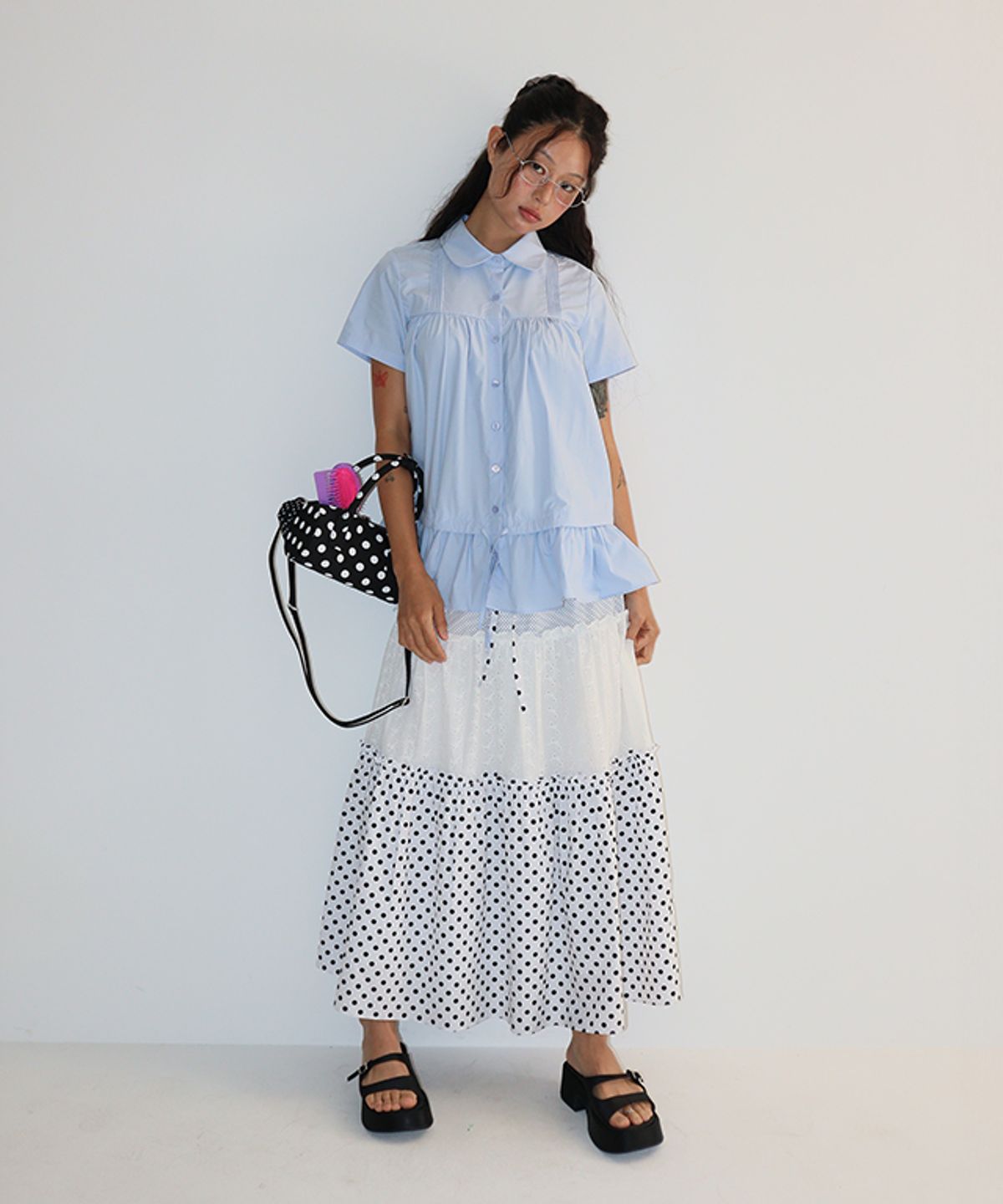론론(RONRON) ROUND COLLAR PINTUCK SHIRRING BLOUSE SOFT BLUE
