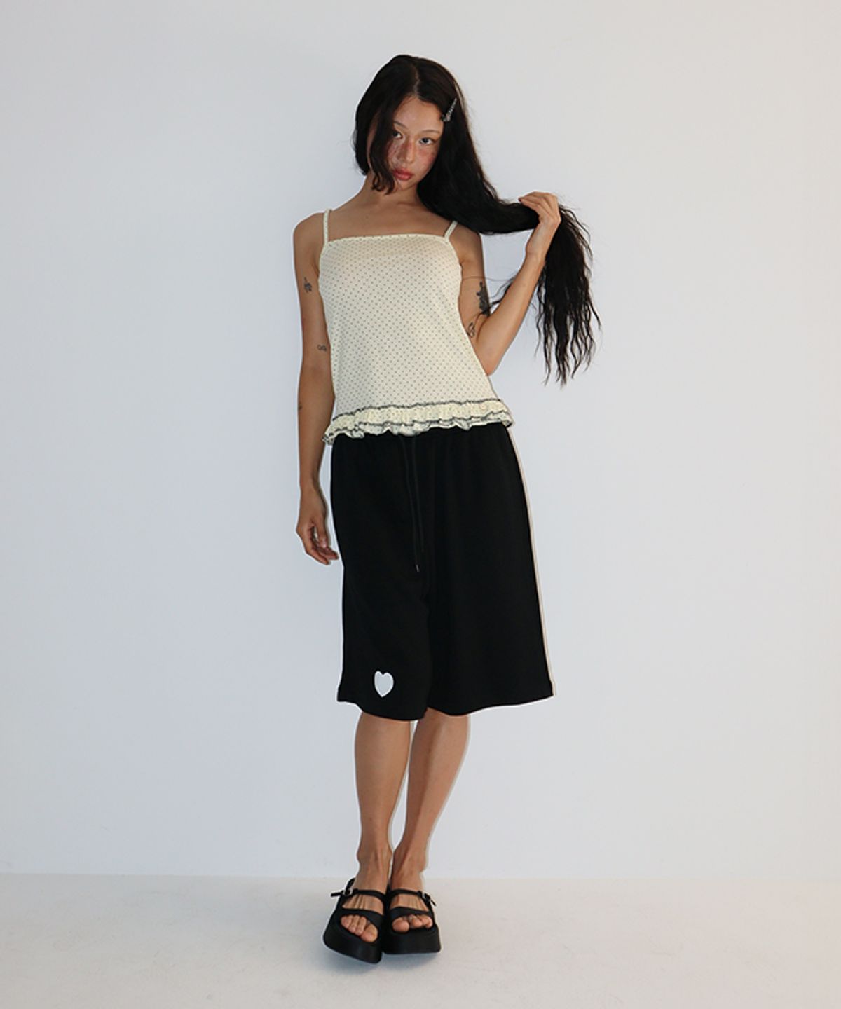 론론(RONRON) DOT FRILL STITCH SLEEVELESS SOFT YELLOW