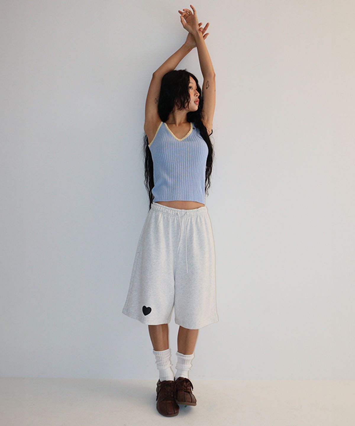 론론(RONRON) GOLGI BLOCKING CHARM SLEEVELESS KNIT SOFT BLUE