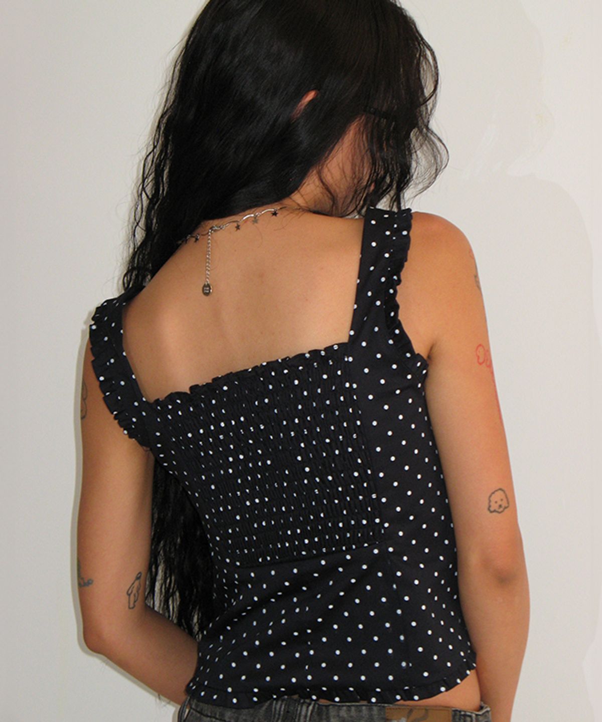 론론(RONRON) SQUARE NECK FRILL SLEEVELESS BLOUSE NAVY WHITE DOT