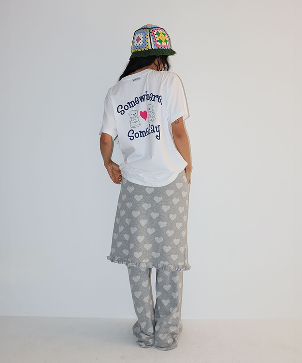 론론(RONRON) [RRxVV] SOMEWHERE BASIC FIT SHORT T SHIRT WHITE