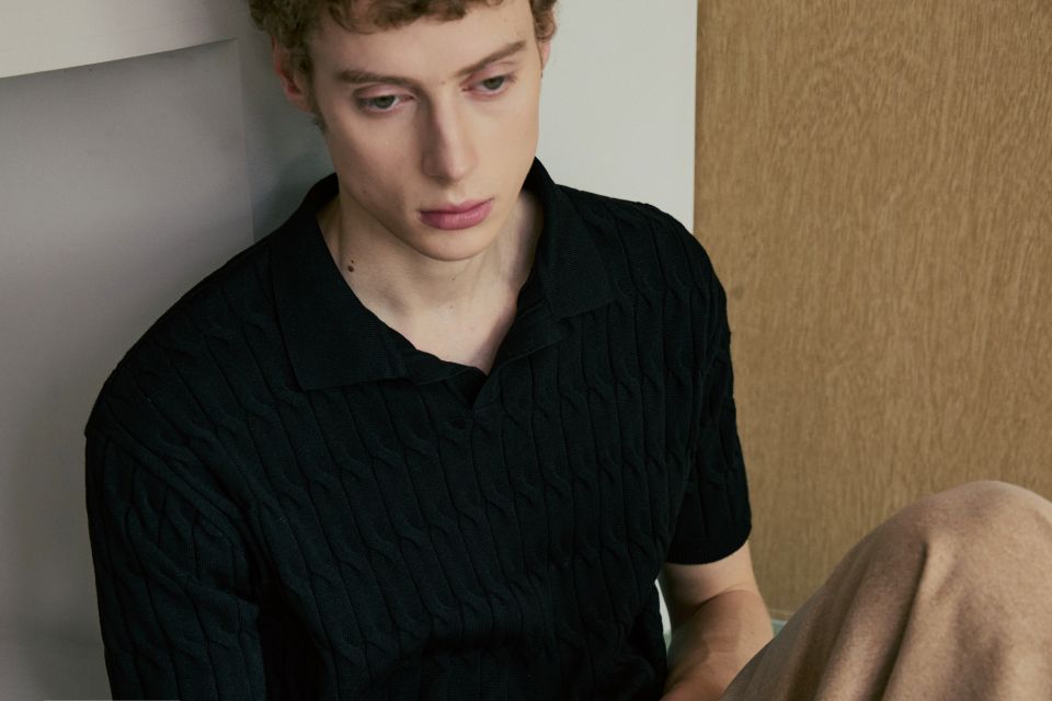 MUSINSA公式 | NODU シックスケーブルカラー半袖ニット[ブラック]