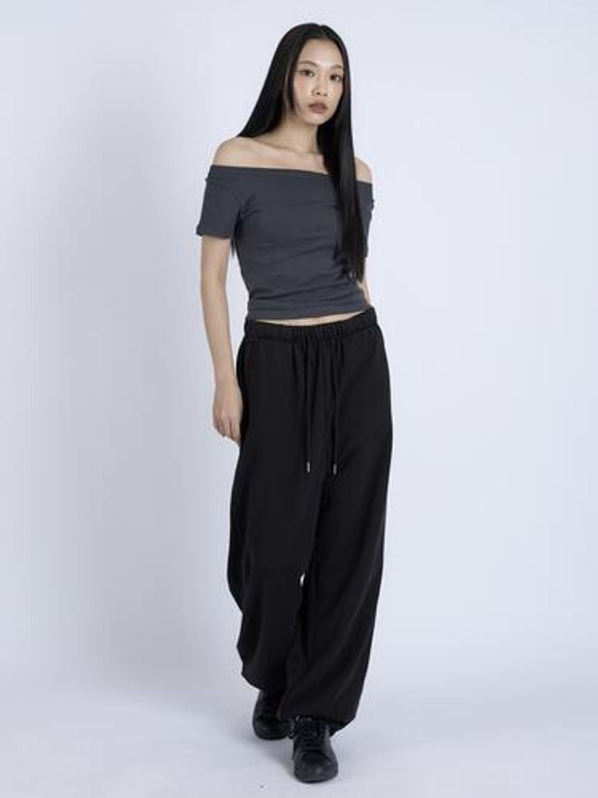 베이디피(VADEFY) 오프숄더 탑, 차콜