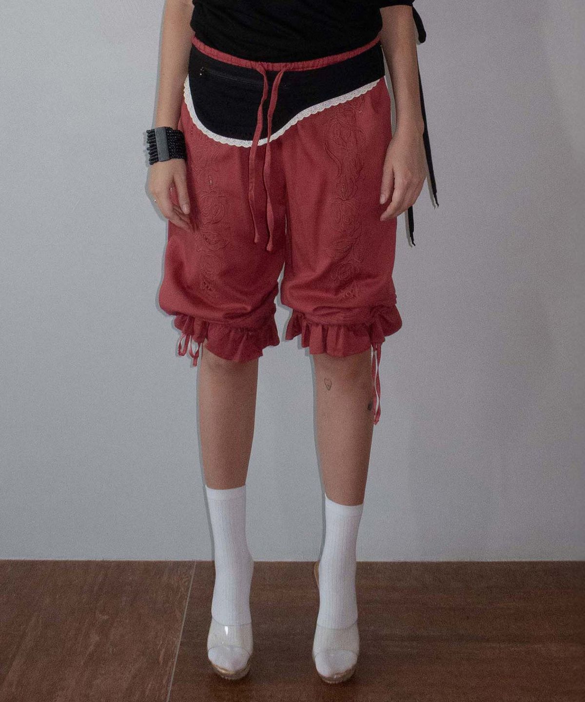 스컬프터(SCULPTOR) Cottage Cotton Capri Pants Red