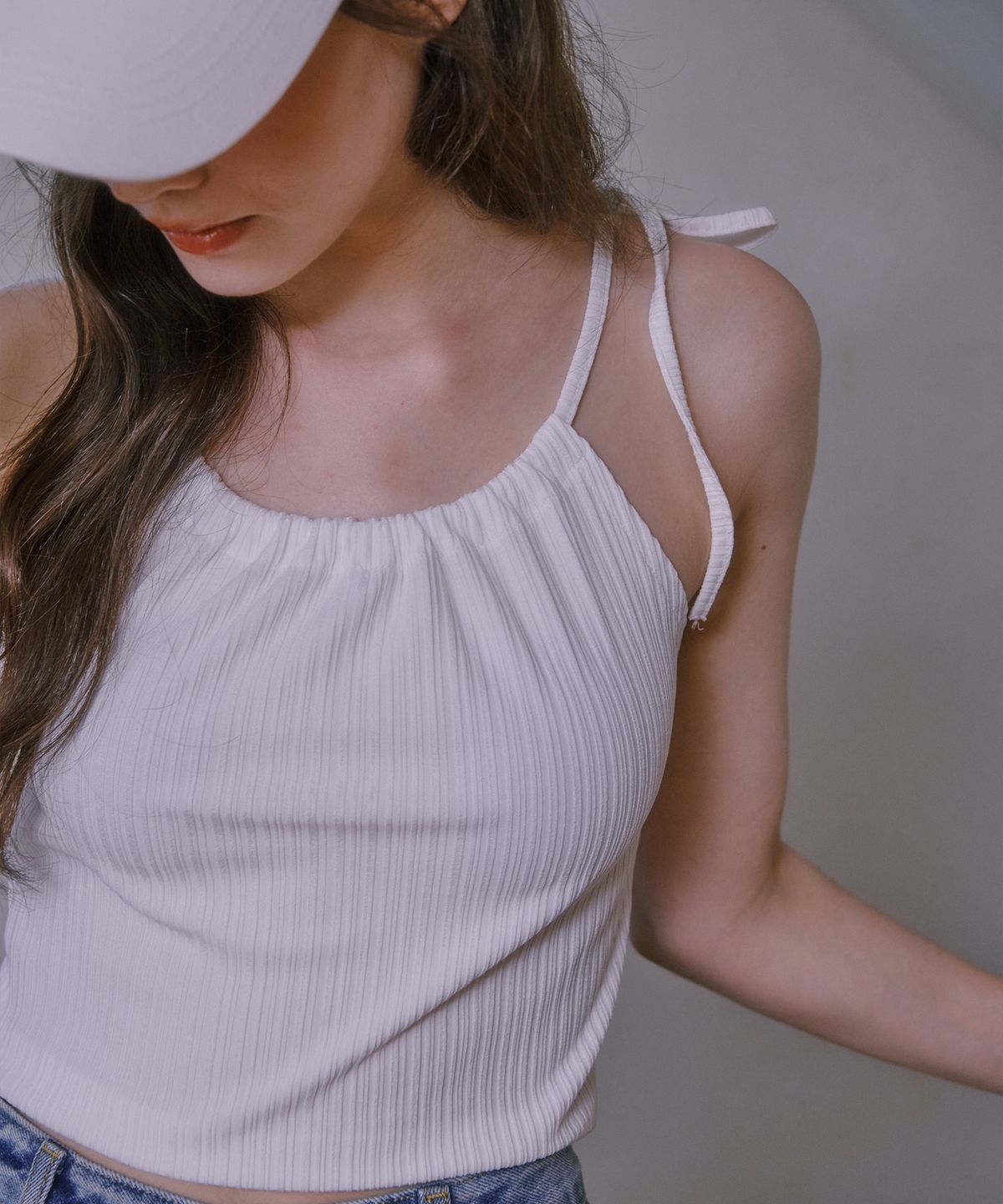 루루슈(LULUCHOU) Ribbon Halterneck Top - WHITE