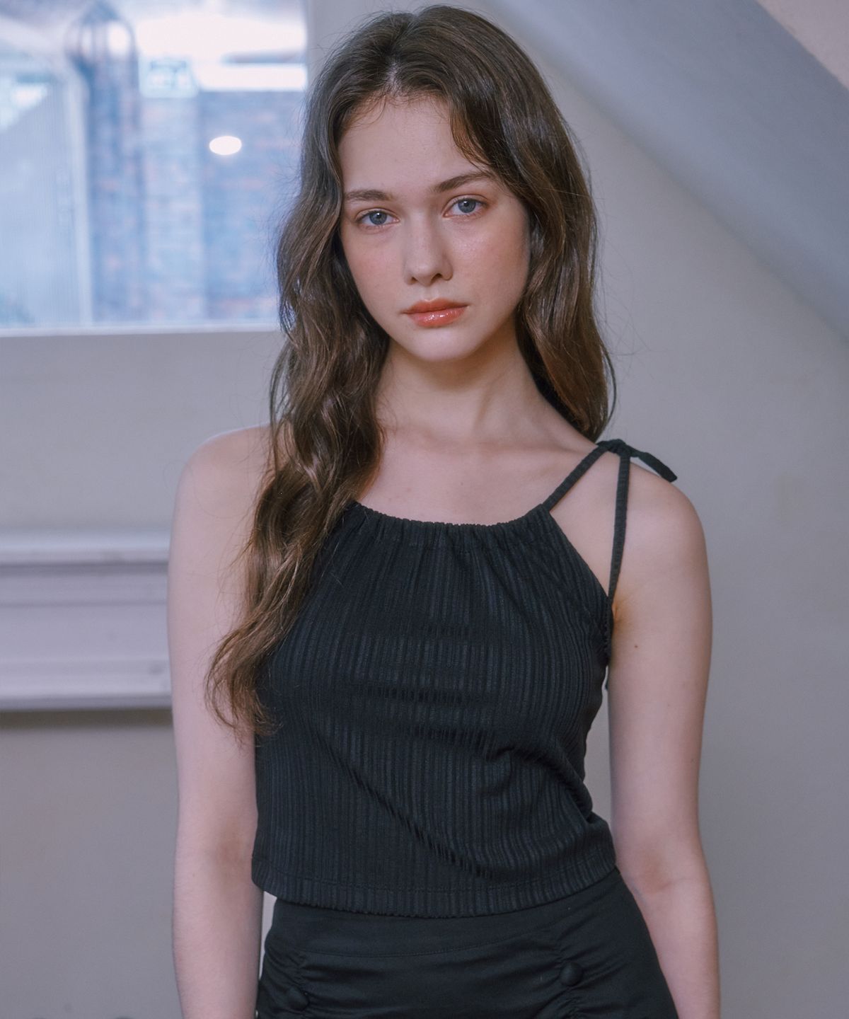 루루슈(LULUCHOU) Ribbon Halterneck Top - BLACK