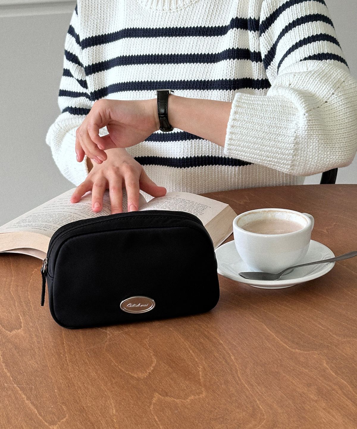 꼬떼드무아(COTEDEMOI) Aerien Souffle Pouch - Black