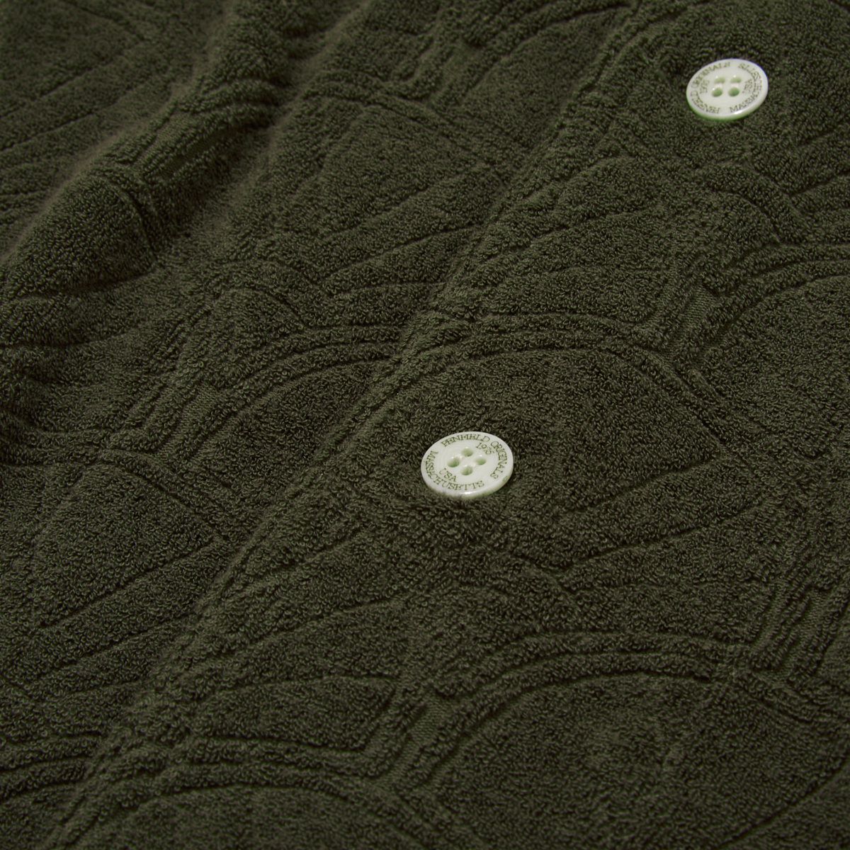 펜필드(PENFIELD) 리조트 쉘 패턴 테리 하프 셔츠 올리브_FR2KR201