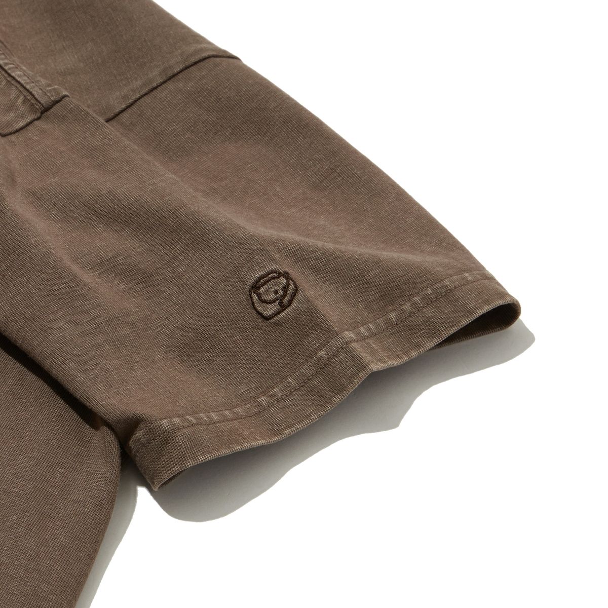 펜필드(PENFIELD) 빈티지 워시드 포켓 반팔 티셔츠 브라운_FR2KT72U