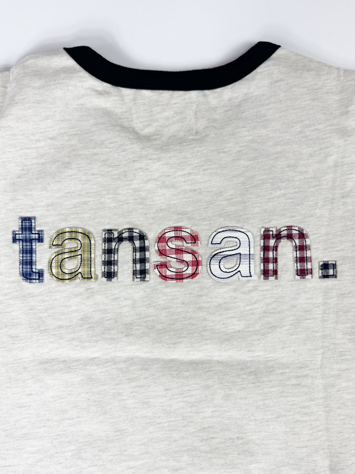 탄산마그네슘(TANSANMAGNESIUM) 탄산 아플리케 링거 티셔츠 (아이보리)